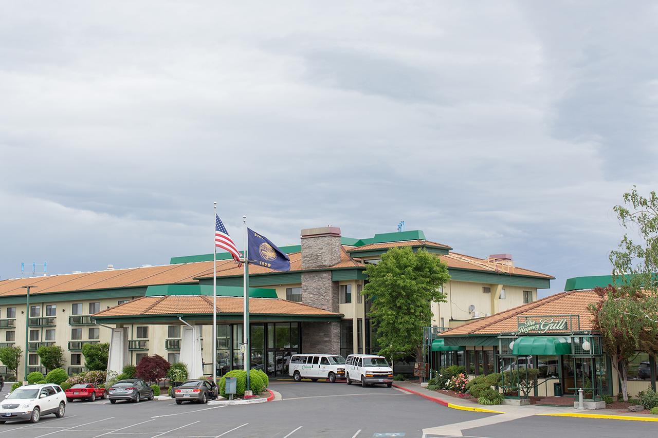 ROGUE REGENCY INN & SUITES MEDFORD | GREAT PRICES FOR ACCOMMODATION IN  MEDFORD